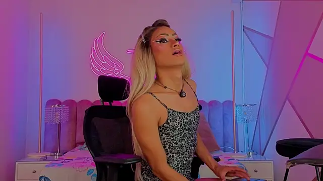  scarletmoore online show from May 15, 6:27 am