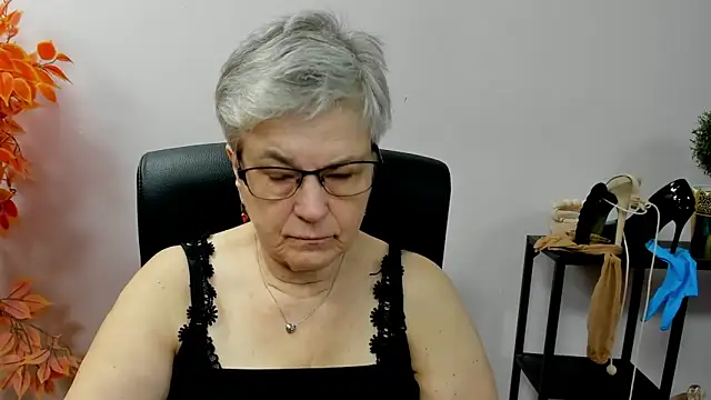 IrisDream online show from October 8, 6:51 am