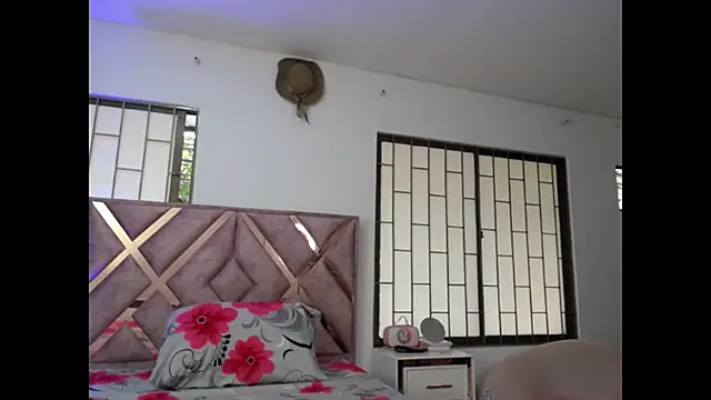 diabla sexyboobs online show from May 4, 9:29 pm
