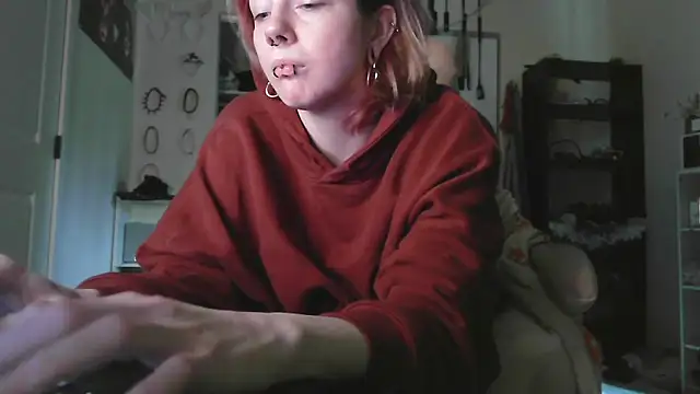 GoddessPinxx online show from May 26, 9:03 pm