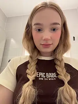 Baby Tiny online show from May 9, 2:19 pm
