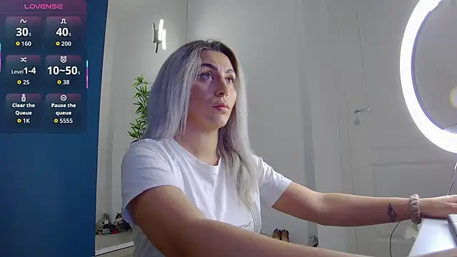 CelineMeyerr online show from May 21, 5:05 am