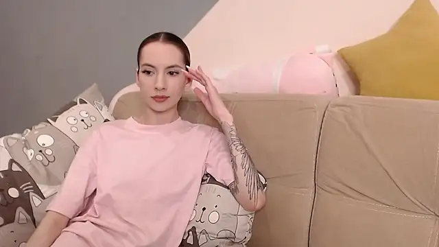 AmbrielHailey online show from May 4, 1:37 pm