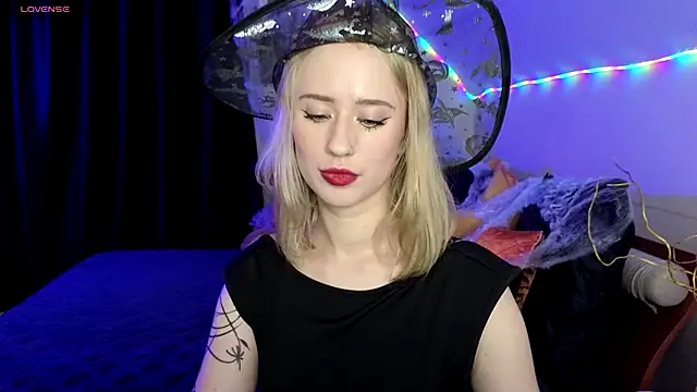 SashaBrooks online show from October 29, 6:10 pm