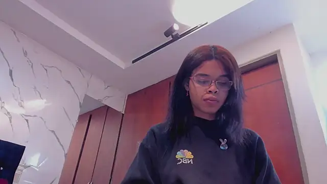 evelyn wine online show from October 13, 7:05 pm