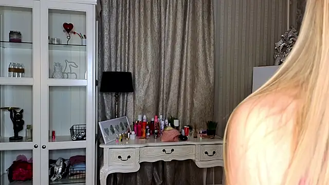 AnneFoxy online show from October 10, 7:35 am