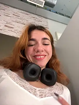 Lily  Belle online show from September 21, 11:20 am