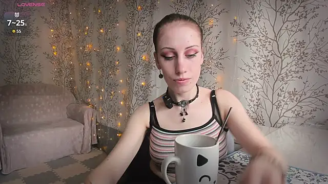 Mary0Lou online show from May 6, 8:07 am