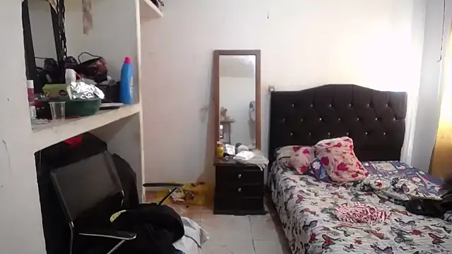 merryymaturee  online show from January 6, 1:15 pm