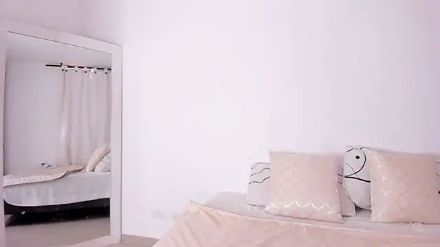 NickyBrown  online show from November 27, 5:16 pm