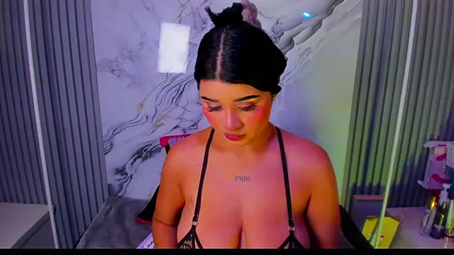 venusowen  online show from February 27, 2:39 pm