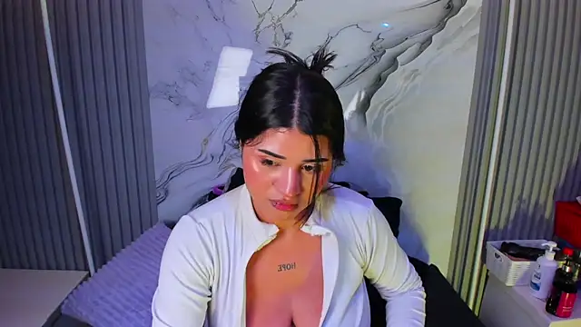 venusowen  online show from May 15, 5:59 pm