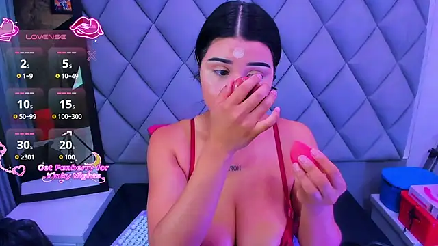 venusowen  online show from December 16, 2:01 pm