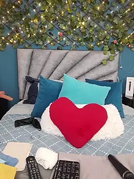 Grey Lorenz11 online show from March 10, 9:13 am