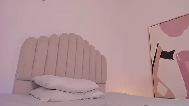 valerysantos  online show from May 13, 4:24 pm