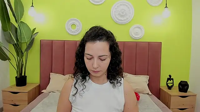 Linda Insatiable online show from May 7, 1:43 am