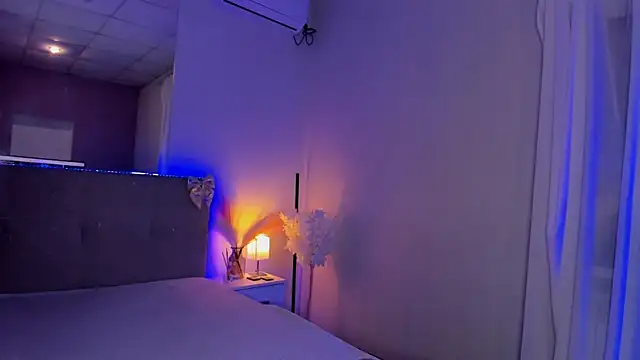 Laura Leee online show from July 11, 5:18 am
