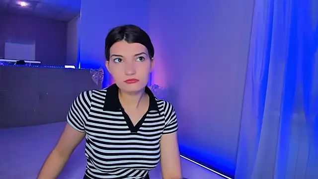 Laura Leee online show from May 16, 5:10 am
