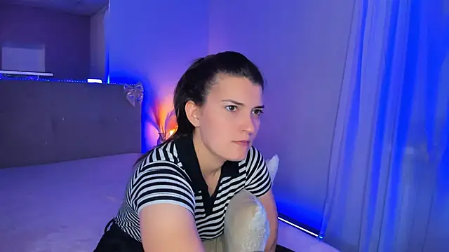 Laura Leee online show from May 16, 10:36 am