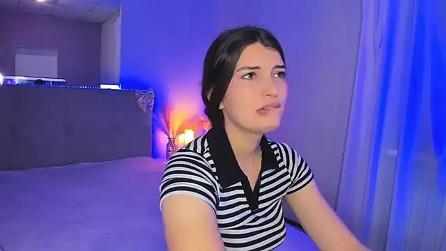 Laura Leee online show from May 7, 5:23 am