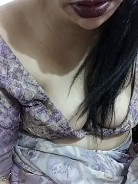 Urmila bhabhii online show from May 15, 3:43 am