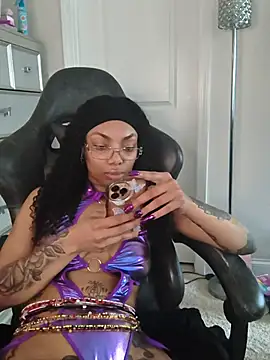 butterflybootyy online show from May 23, 5:22 pm
