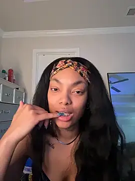 butterflybootyy online show from March 12, 1:25 pm