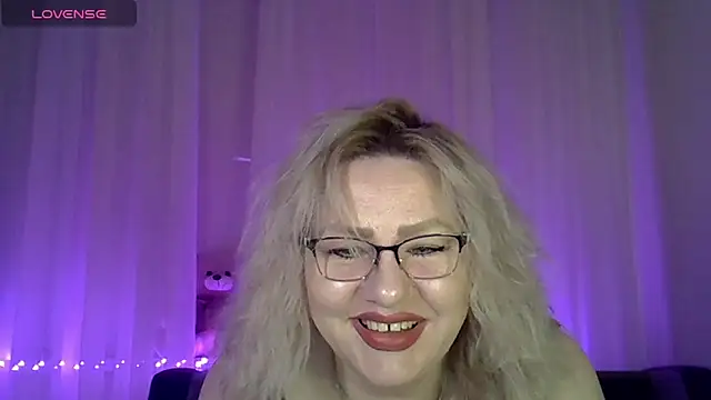 AngelinaGlam online show from May 17, 4:28 pm
