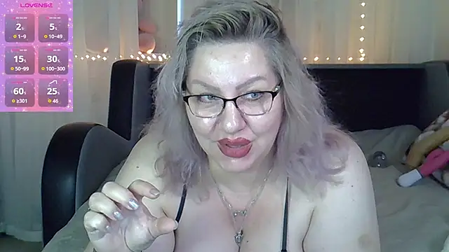 AngelinaGlam online show from October 13, 12:52 pm