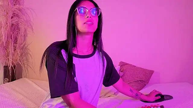 PaolaMendez  online show from September 25, 1:43 pm