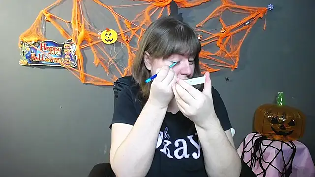 ZannaDreil online show from October 22, 6:35 pm