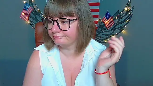 ZannaDreil online show from July 4, 6:48 pm