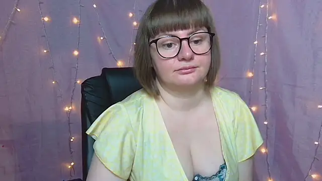ZannaDreil online show from May 10, 5:59 pm