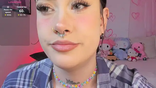 melody suarez online show from January 6, 10:35 pm