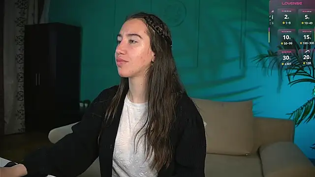 Belle Via online show from May 25, 3:55 pm
