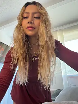 amanda-medrano1 online show from May 20, 3:31 pm