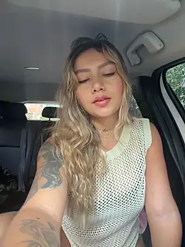 amanda-medrano1 online show from May 19, 2:02 pm