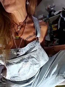 sabinytahot online show from April 9, 3:42 am