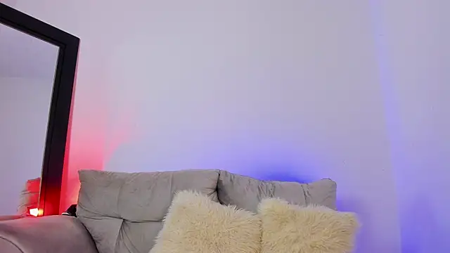 alanajonhsonm online show from October 23, 7:25 am