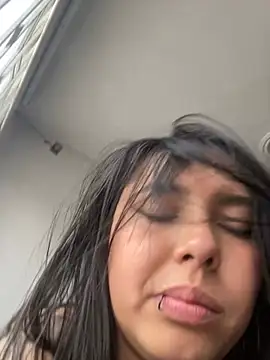 sarah moon2 online show from May 8, 10:44 pm