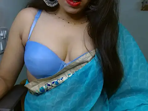 Snapshot of QueenoofstriP chatting on September 20, 7:12 pm QueenoofstriP online show from September 20, 7:12 pm