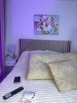 GraceCarther online show from April 4, 7:02 pm