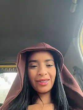 Laura fernandezII online show from May 12, 8:59 pm