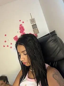 Laura fernandezII online show from July 10, 9:37 pm