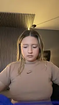 MiaPetit  online show from January 7, 8:12 pm