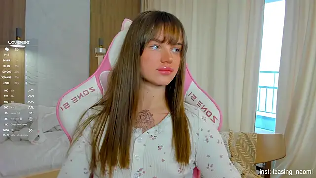 aesthetics  tease online show from November 3, 4:05 am