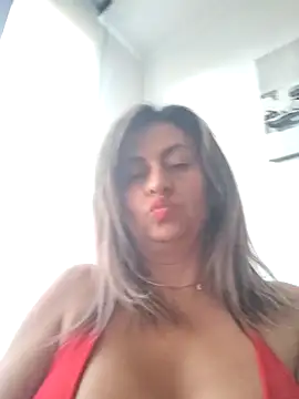 Latiinvenushot online show from February 17, 5:01 pm