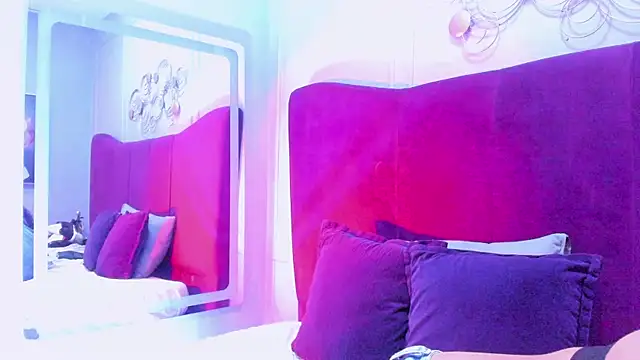 Sofi Fox  online show from May 24, 3:38 am