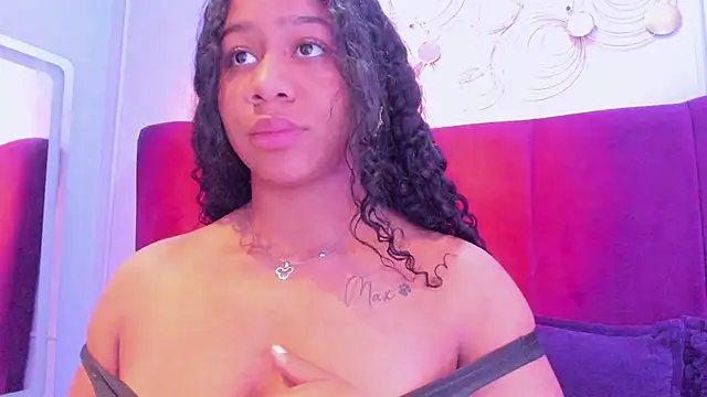 Sofi Fox  online show from May 20, 3:14 am