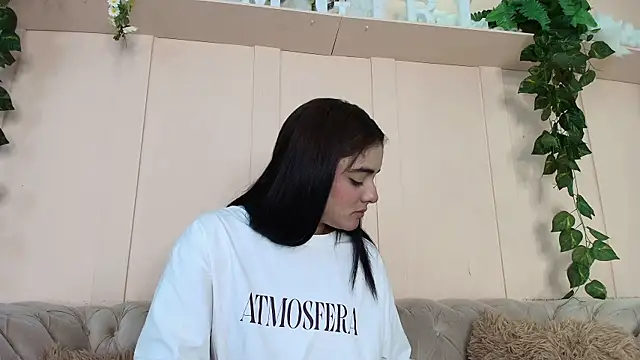 natalia aguirre1 online show from March 27, 12:06 pm